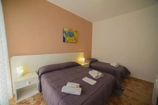 Üç Kişilik Oda, 1 Yatak Odası, Ortak Banyo (Epipolis)