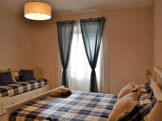 Comfort Dört Kişilik Oda, Banyolu/Duşlu