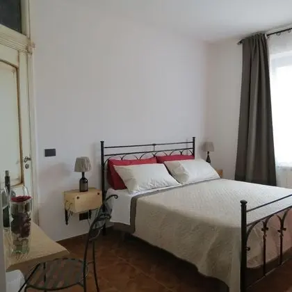 Tek Büyük Yataklı Oda, Havuz Manzaralı