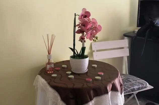 Tek Büyük veya İki Ayrı Yataklı Oda, Ortak Banyo (Luna)