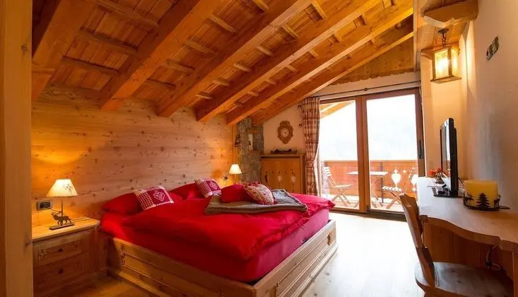 Tek Büyük Yataklı Oda (Cervo )