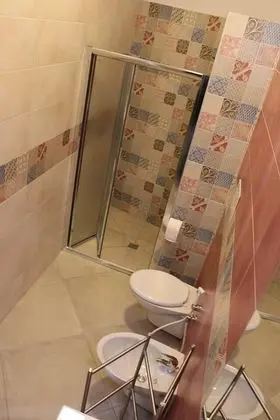 Comfort Tek Büyük veya İki Ayrı Yataklı Oda