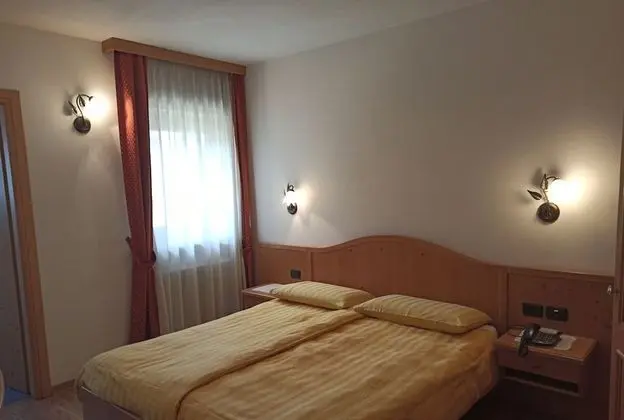 Basic Tek Büyük veya İki Ayrı Yataklı Oda