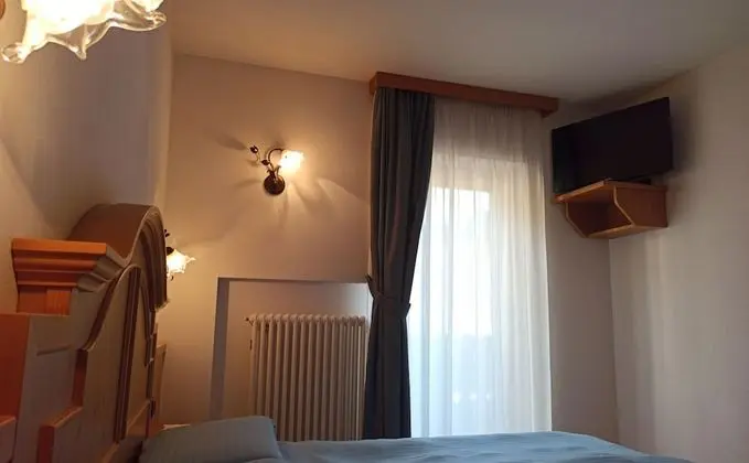 Basic Tek Büyük veya İki Ayrı Yataklı Oda