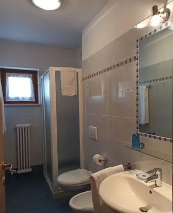 Basic Tek Büyük veya İki Ayrı Yataklı Oda