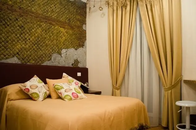 Design Tek Büyük Yataklı Oda, Balkon