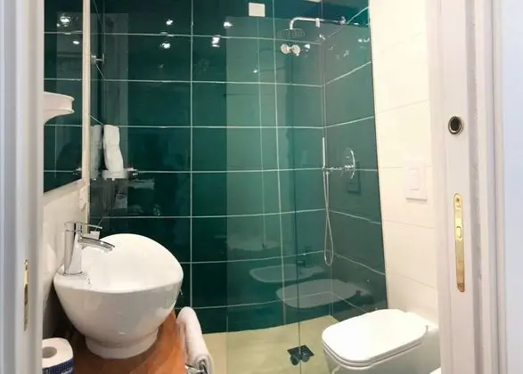 Design Tek Büyük Yataklı Oda, Balkon