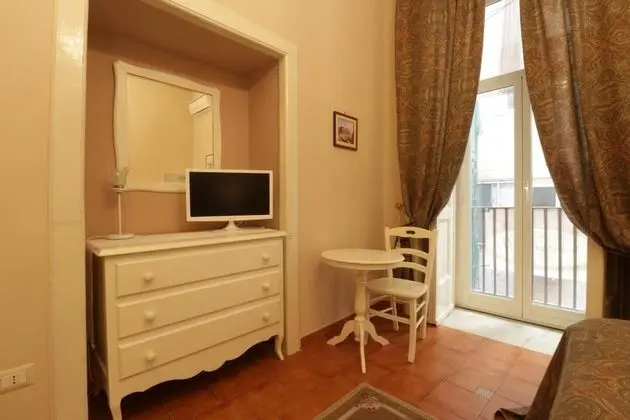 Tek Büyük veya İki Ayrı Yataklı Oda, Banyolu/Duşlu