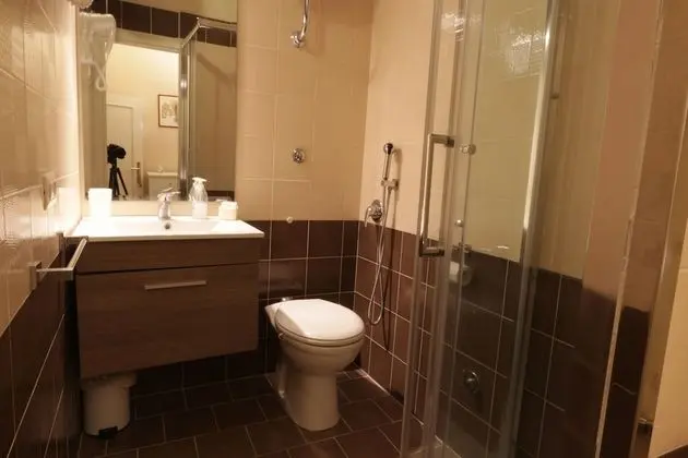 Tek Büyük veya İki Ayrı Yataklı Oda, Banyolu/Duşlu