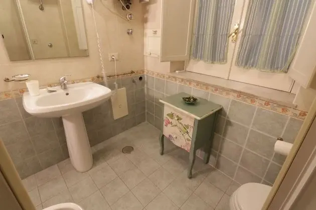 Tek Büyük veya İki Ayrı Yataklı Oda, Özel Banyo (external)