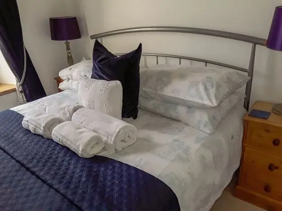 Büyük Yataklı Tek Kişilik Oda