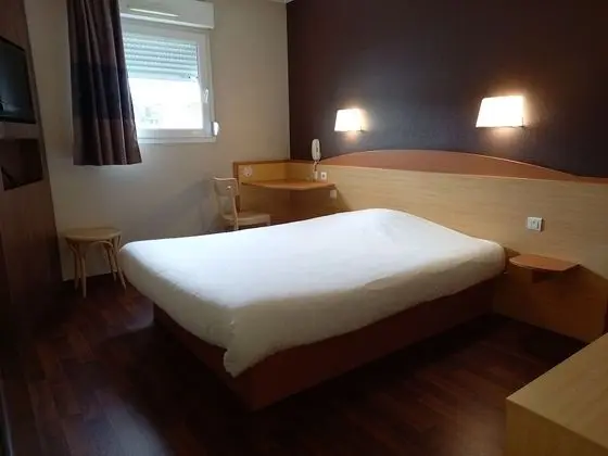 Tek Büyük Yataklı Oda, Sigara İçilebilir