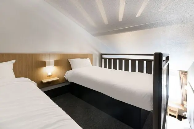 Dört Kişilik Oda, Sigara İçilmez