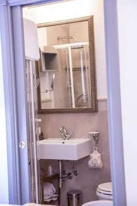 Economy Tek Büyük Yataklı Oda