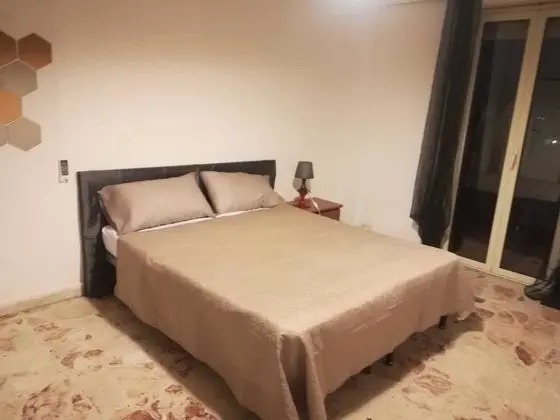 Basic Üç Kişilik Oda, Ortak Banyo