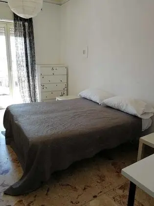 Tek Büyük Yataklı Oda, Ortak Banyo