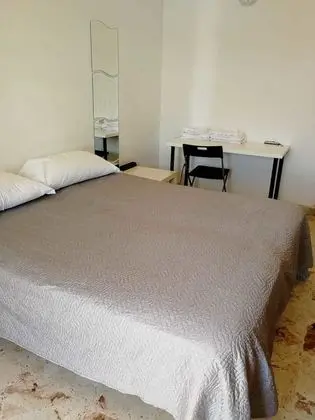 Tek Büyük Yataklı Oda, Ortak Banyo