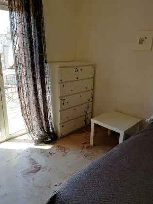 Tek Büyük Yataklı Oda, Ortak Banyo