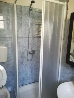 Tek Büyük Yataklı Oda, Ortak Banyo