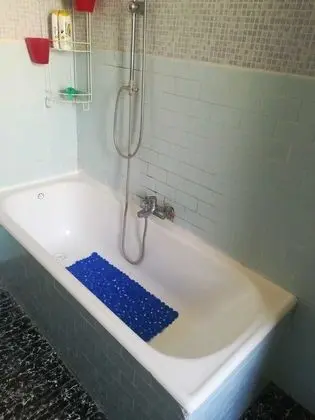 Üç Kişilik Oda, Özel Banyo (external)