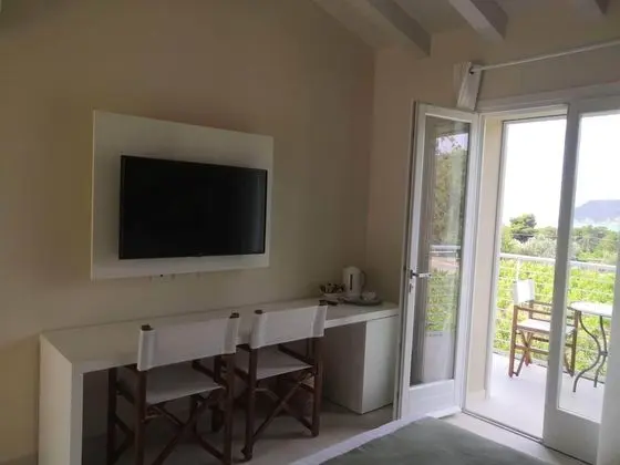 Classic Tek Büyük veya İki Ayrı Yataklı Oda (Pianosa)