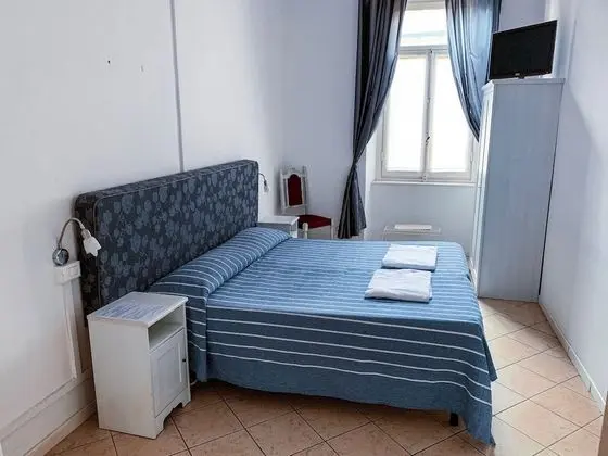 Üç Kişilik Oda, Ortak Banyo