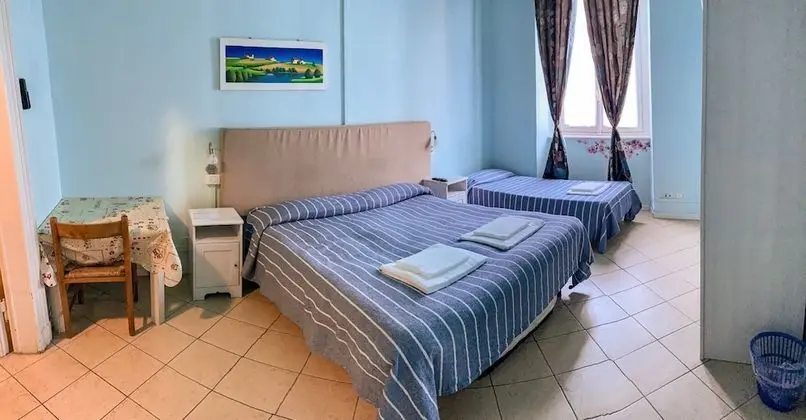 Üç Kişilik Oda, Ortak Banyo