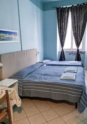 Üç Kişilik Oda, Ortak Banyo