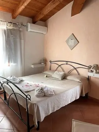 Üç Kişilik Oda, Bahçe Manzaralı