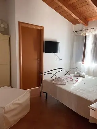Üç Kişilik Oda, Bahçe Manzaralı