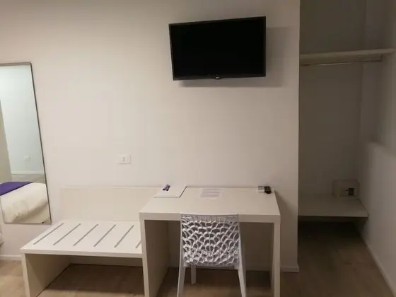 Üç Kişilik Oda (Violet)