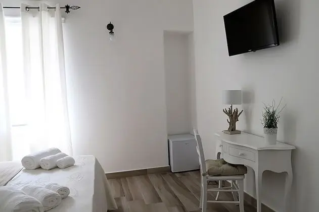 Traditional Tek Büyük Yataklı Oda