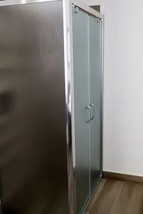 Traditional Tek Büyük Yataklı Oda