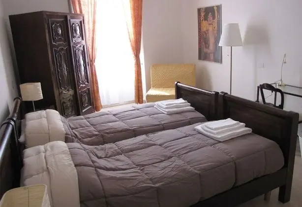 Tek Büyük veya İki Ayrı Yataklı Oda