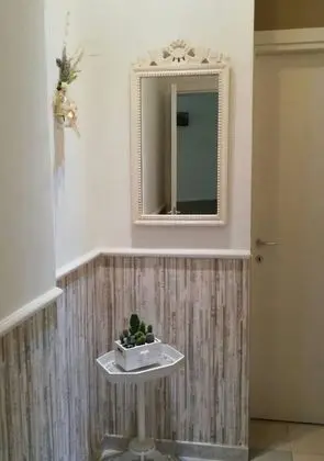 Üç Kişilik Oda