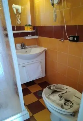Üç Kişilik Oda