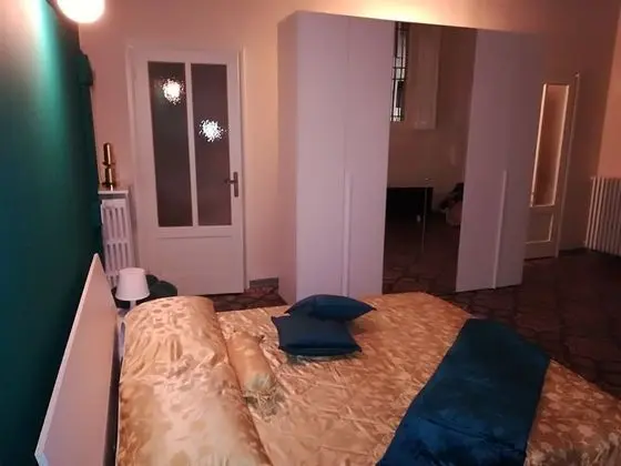 Classic Üç Kişilik Oda, Ortak Banyo