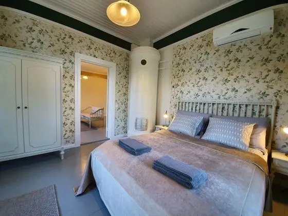 Villa, Larger Suite, Partial Lake View