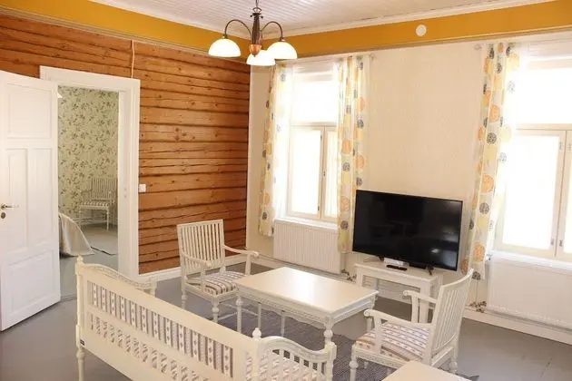 Villa, Larger Suite, Partial Lake View