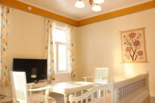 Villa, Larger Suite, Partial Lake View