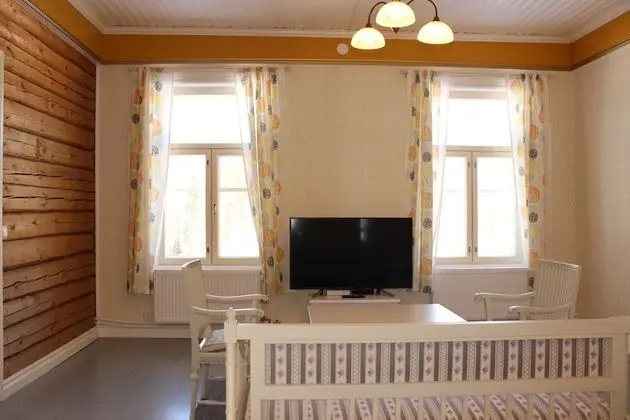 Villa, Larger Suite, Partial Lake View