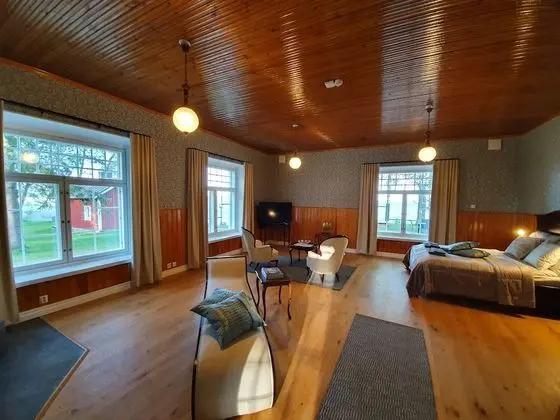 Main Building, Suite 1, Lake View