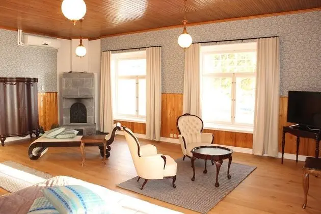 Main Building, Suite 1, Lake View