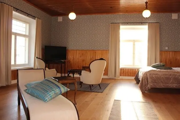 Main Building, Suite 1, Lake View