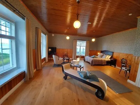 Main Building, Suite 1, Lake View