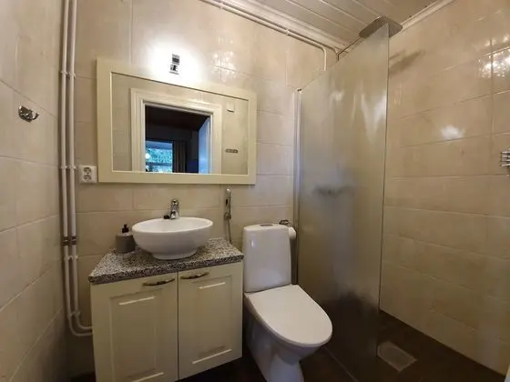 Main Building, Suite 1, Lake View