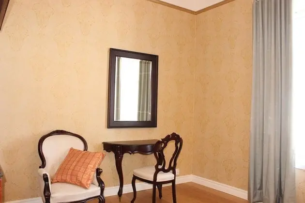 Main Building, Suite 2, Lake View