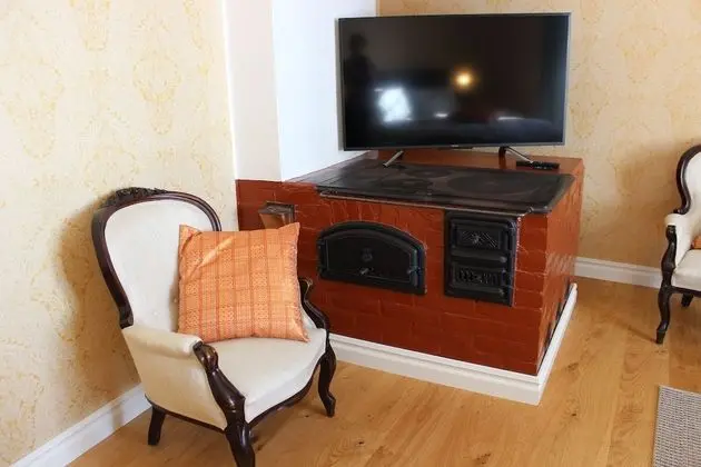 Main Building, Suite 2, Lake View