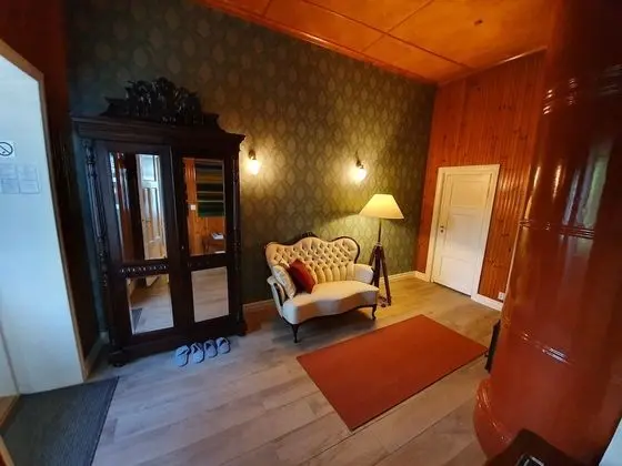 Main Building, Suite 2, Lake View