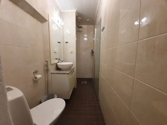 Main Building, Suite 2, Lake View